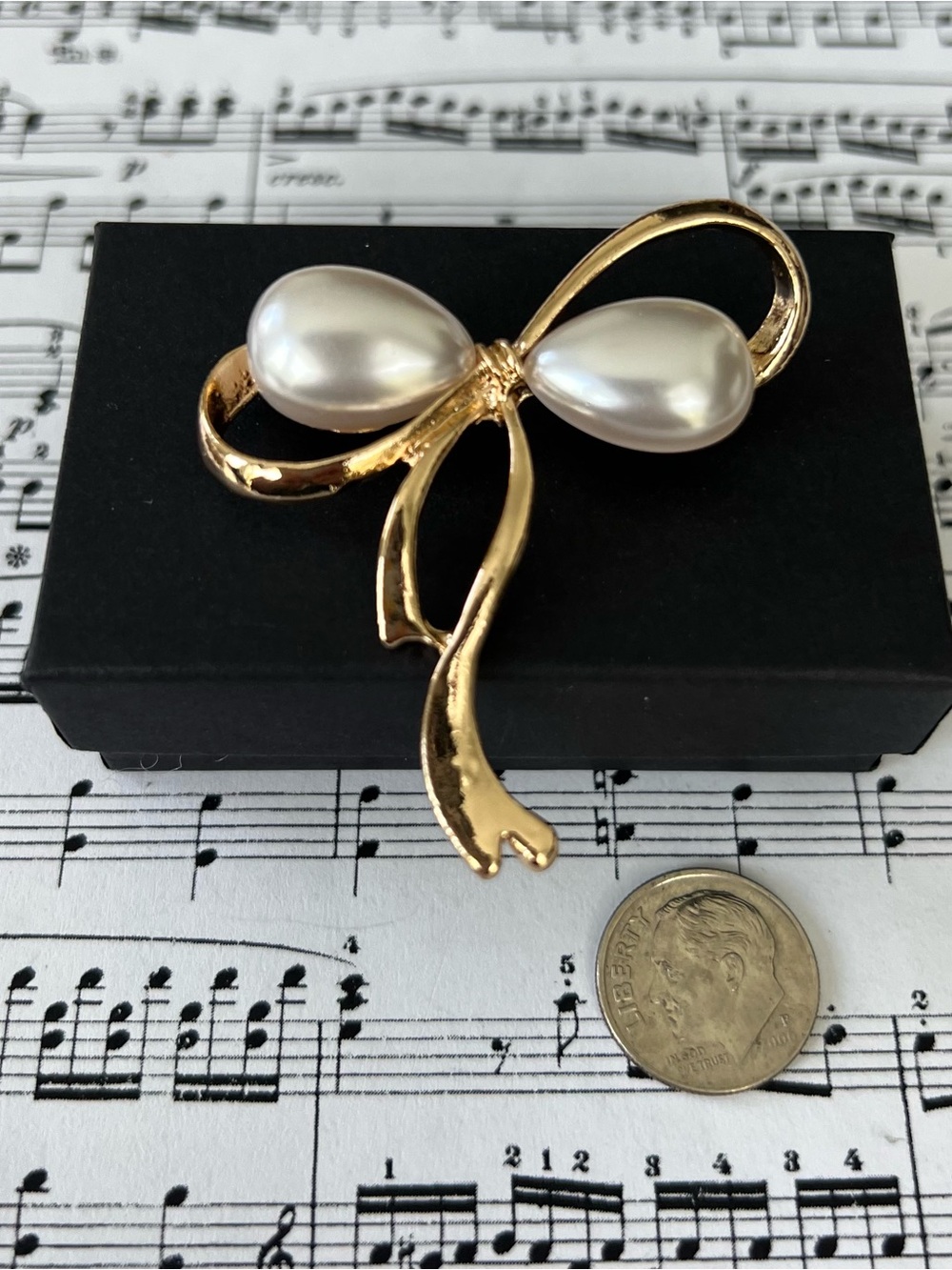 New-Gold Bow Pearl Drop Brooch - White/Gold Women Jewelry